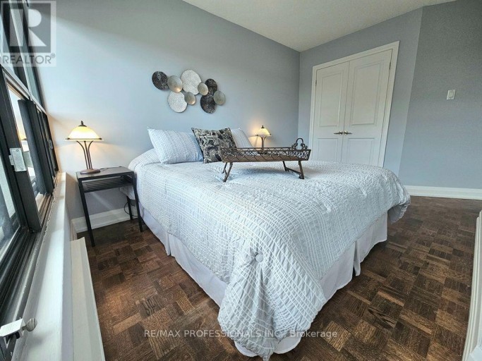E41 - 300 MILL ROAD, Toronto (Markland Wood), Ontario, M9C4W7