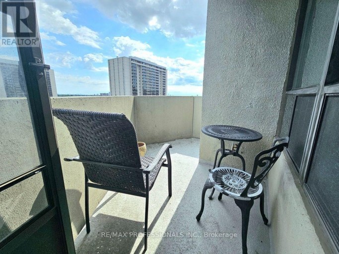 E41 - 300 MILL ROAD, Toronto (Markland Wood), Ontario, M9C4W7