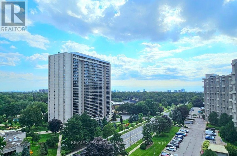 E41 - 300 MILL ROAD, Toronto (Markland Wood), Ontario, M9C4W7