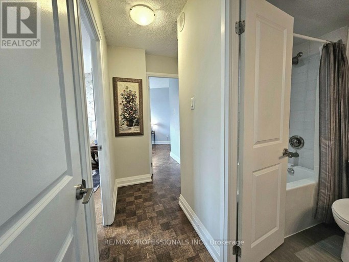 E41 - 300 MILL ROAD, Toronto (Markland Wood), Ontario, M9C4W7