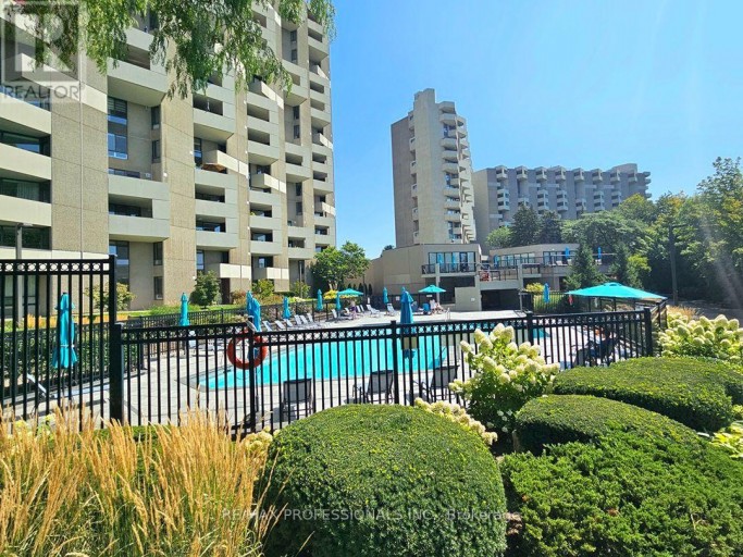 E41 - 300 MILL ROAD, Toronto (Markland Wood), Ontario, M9C4W7