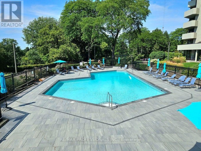 E41 - 300 MILL ROAD, Toronto (Markland Wood), Ontario, M9C4W7