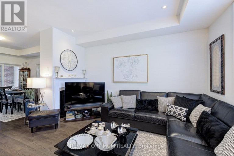 82 OAKMORE LANE, Brampton (Bram West), Ontario, L6Y6H5