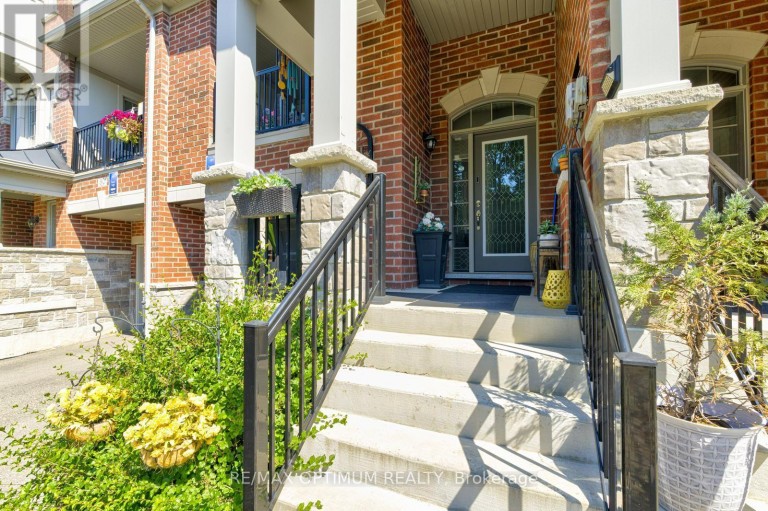 82 OAKMORE LANE, Brampton (Bram West), Ontario, L6Y6H5