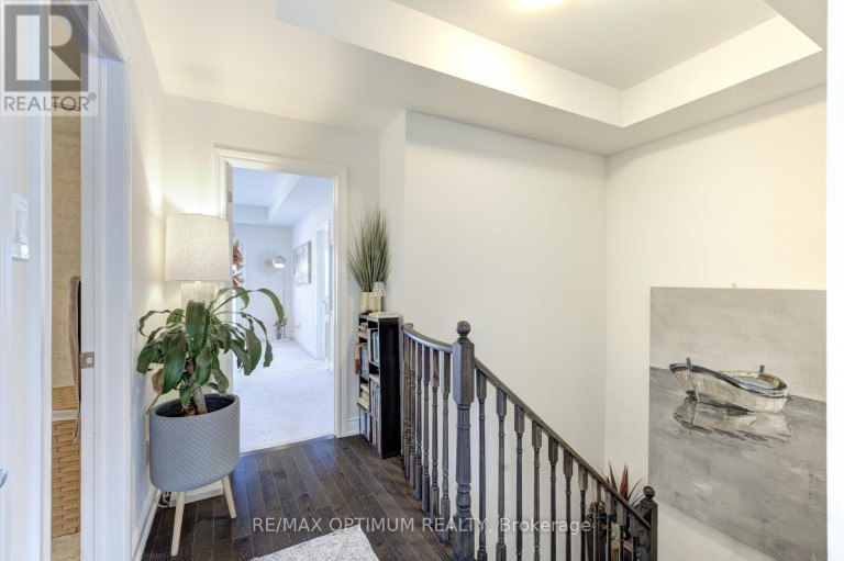 82 OAKMORE LANE, Brampton (Bram West), Ontario, L6Y6H5
