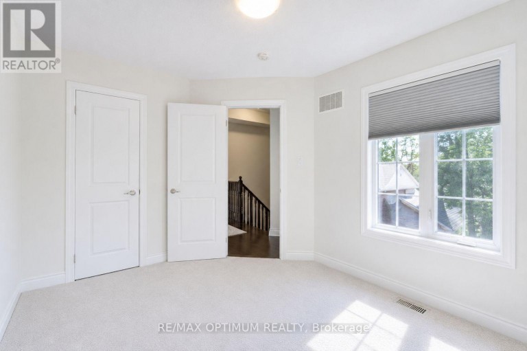 82 OAKMORE LANE, Brampton (Bram West), Ontario, L6Y6H5