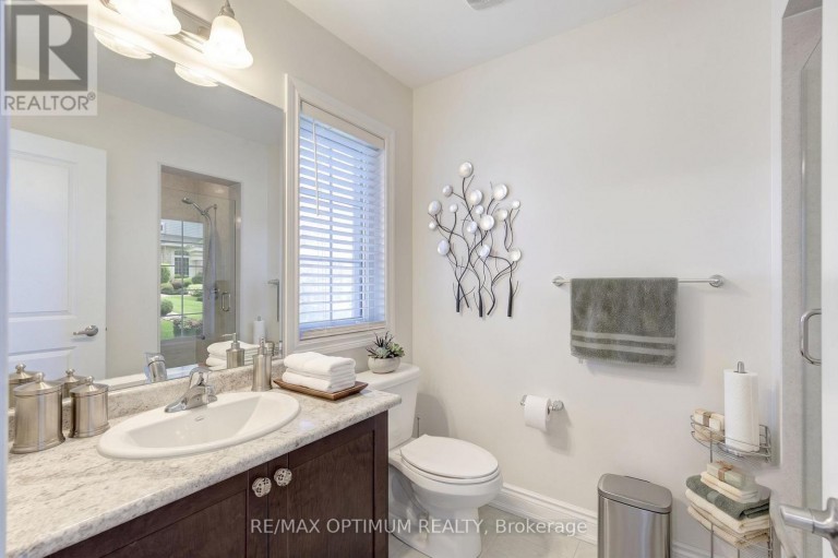 82 OAKMORE LANE, Brampton (Bram West), Ontario, L6Y6H5