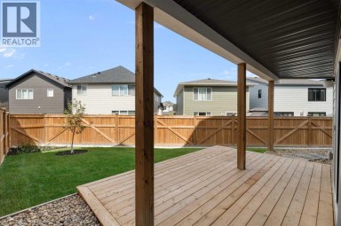 40 Verity Place SW Calgary Alberta photo 38