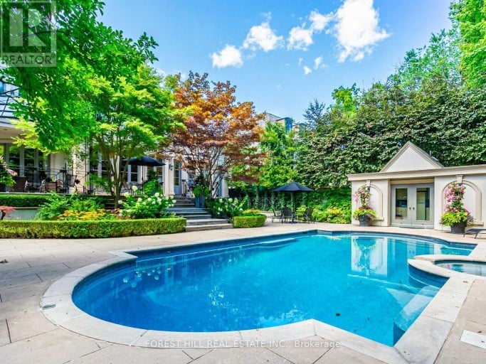 105 DUNVEGAN ROAD, Toronto (Forest Hill South), Ontario, M4V2P9