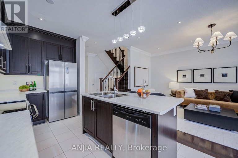 205 HARBORD STREET, Markham (Berczy), Ontario, L6C0X3