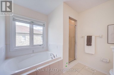 205 HARBORD STREET Markham (Berczy) Ontario photo 35