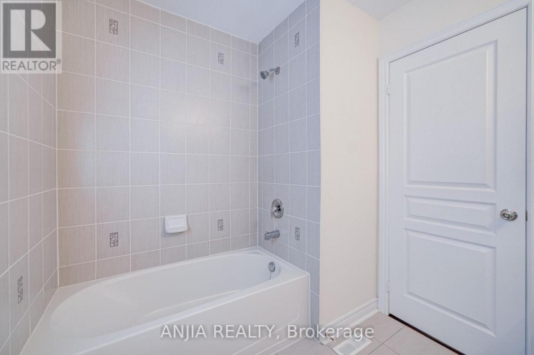 205 HARBORD STREET, Markham (Berczy), Ontario, L6C0X3