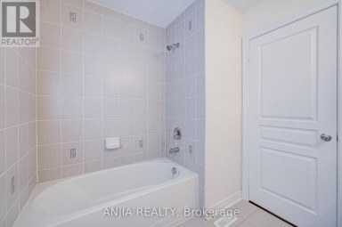 205 HARBORD STREET Markham (Berczy) Ontario photo 40