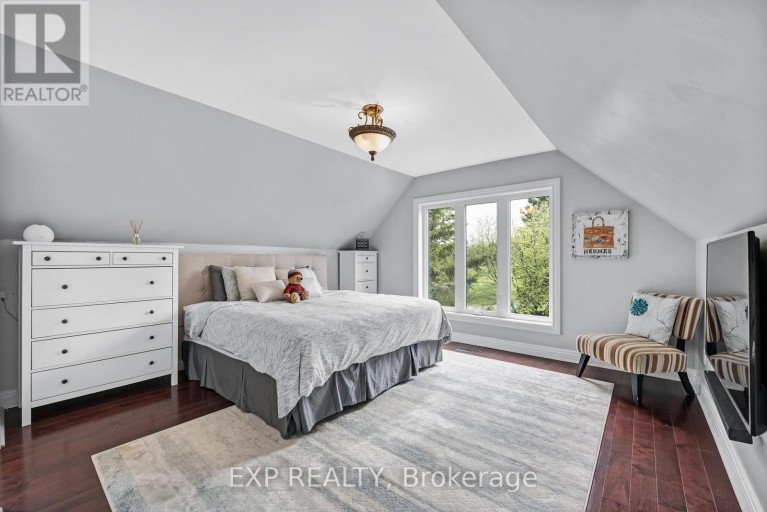 15 JARVIS AVENUE, Aurora (Aurora Estates), Ontario, L4G6W8