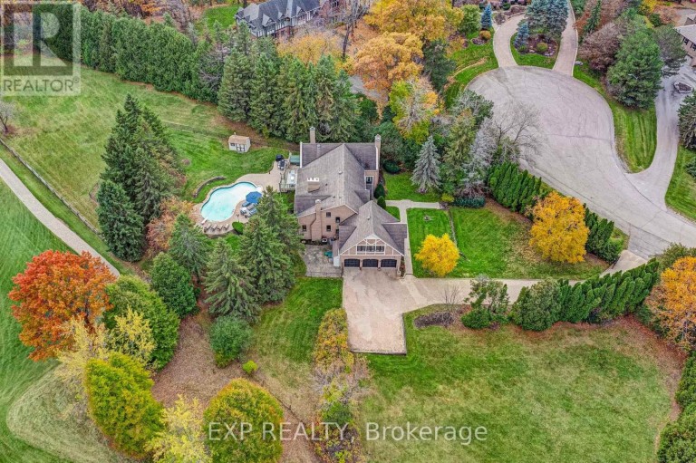 15 JARVIS AVENUE, Aurora (Aurora Estates), Ontario, L4G6W8