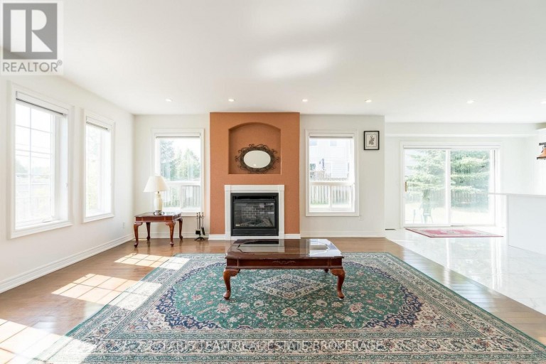 2 VANESSA DRIVE, Orillia, Ontario, L3V7Y8