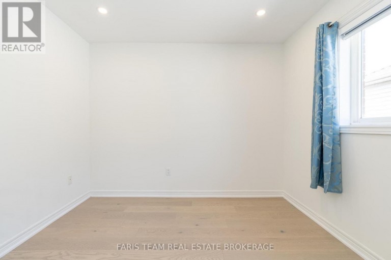 2 VANESSA DRIVE, Orillia, Ontario, L3V7Y8