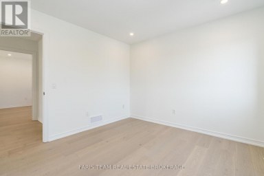2 VANESSA DRIVE Orillia Ontario photo 25