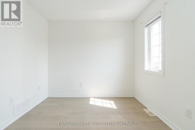 2 VANESSA DRIVE Orillia Ontario photo 27