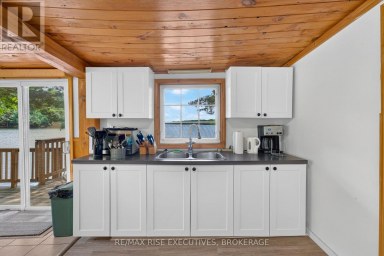 90 EAST SHORE LANE, Frontenac (Frontenac South) Ontario