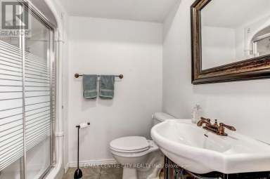 10 RUNNYMEDE CRESCENT London North (North J) Ontario photo 12