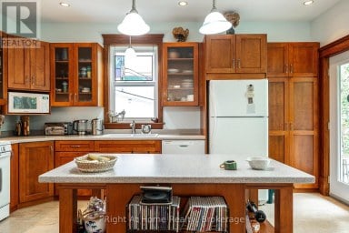 142 ELIZABETH STREET Stratford Ontario photo 17
