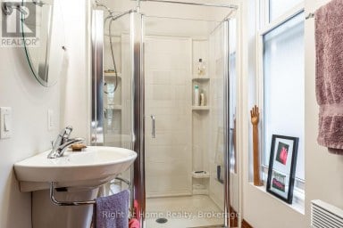 142 ELIZABETH STREET Stratford Ontario photo 25