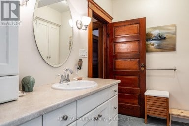 142 ELIZABETH STREET Stratford Ontario photo 32