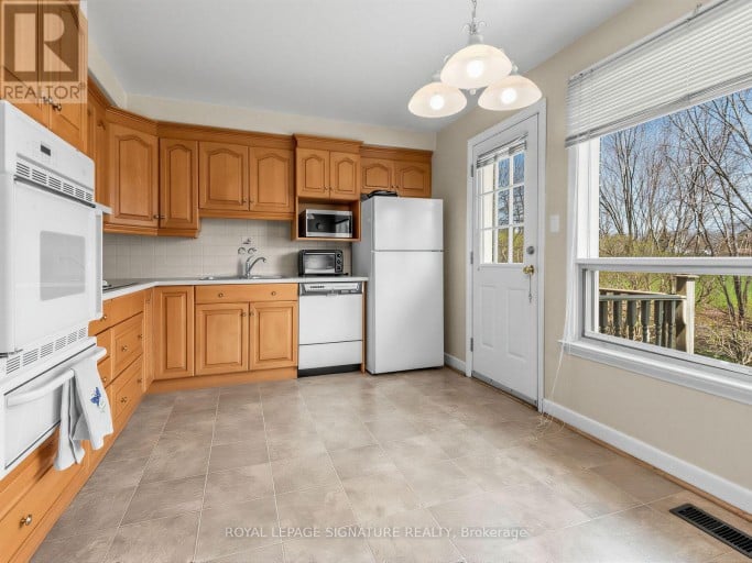 62 DUKINFIELD CRESCENT, Toronto (Parkwoods-Donalda), Ontario, M3A2S1