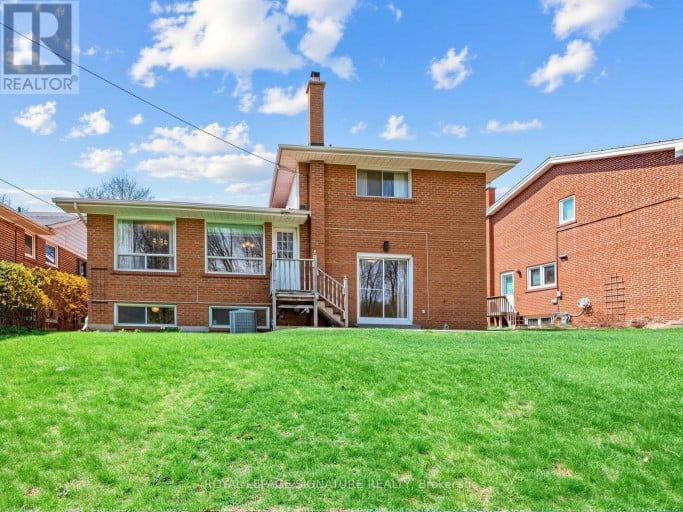 62 DUKINFIELD CRESCENT, Toronto (Parkwoods-Donalda), Ontario, M3A2S1