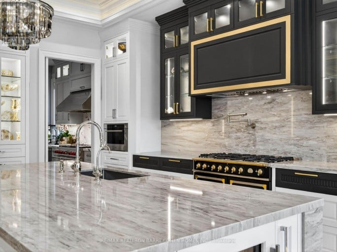 23 SANDFIELD ROAD, Toronto (Banbury-Don Mills), Ontario, M3B2B5