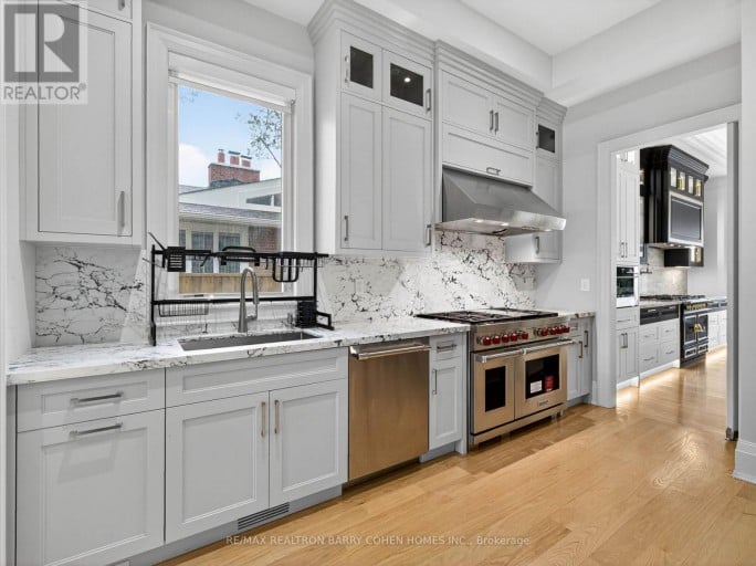 23 SANDFIELD ROAD, Toronto (Banbury-Don Mills), Ontario, M3B2B5