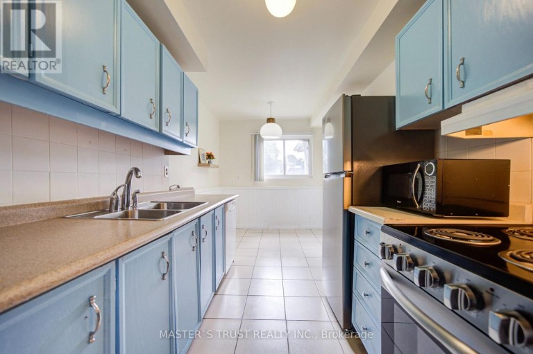 61 WIGGENS COURT, Toronto (Malvern), Ontario, M1B1K3