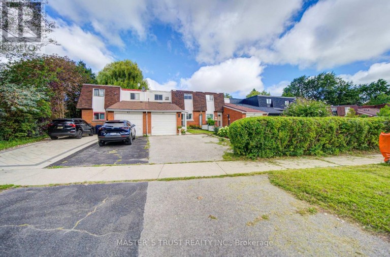 61 WIGGENS COURT, Toronto (Malvern), Ontario, M1B1K3