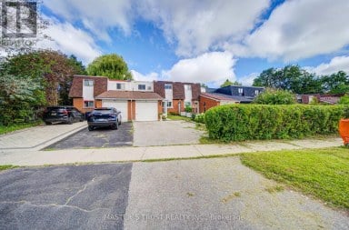 61 WIGGENS COURT Toronto (Malvern) Ontario photo 2