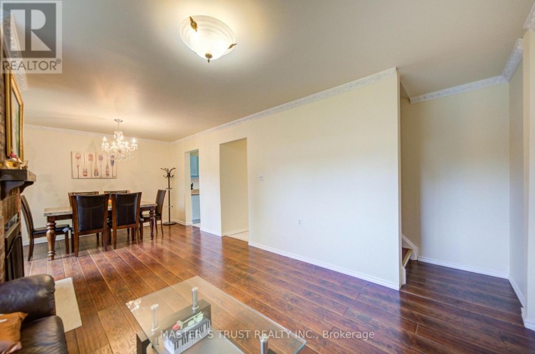 61 WIGGENS COURT, Toronto (Malvern), Ontario, M1B1K3