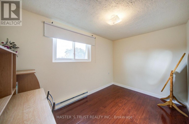 61 WIGGENS COURT, Toronto (Malvern), Ontario, M1B1K3
