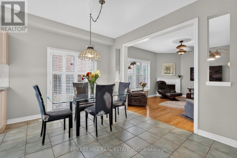 2 FOXFIELD CRESCENT, Vaughan (Patterson), Ontario, L4K5G2