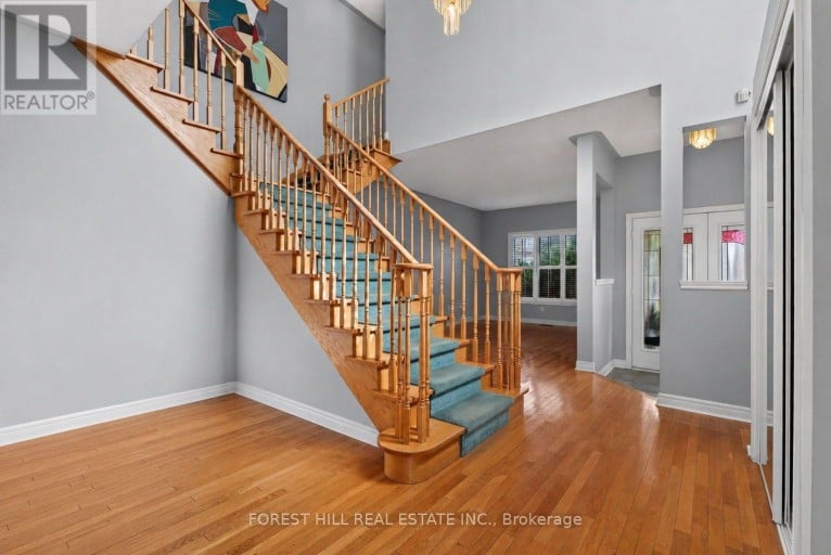 2 FOXFIELD CRESCENT, Vaughan (Patterson), Ontario, L4K5G2