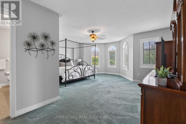 2 FOXFIELD CRESCENT, Vaughan (Patterson), Ontario, L4K5G2