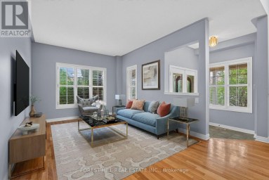 2 FOXFIELD CRESCENT Vaughan (Patterson) Ontario photo 3