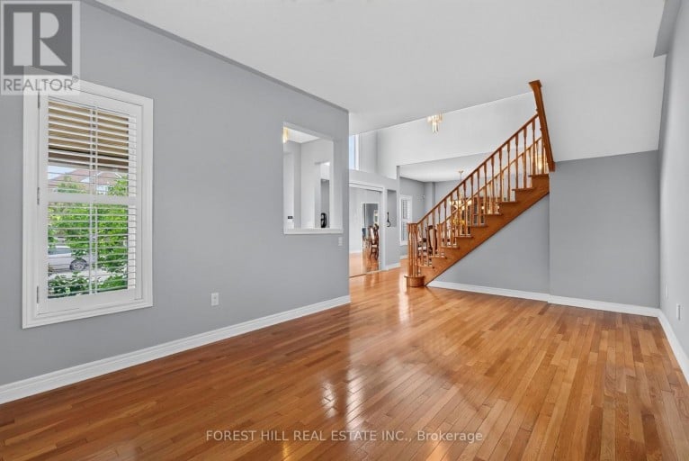 2 FOXFIELD CRESCENT, Vaughan (Patterson), Ontario, L4K5G2