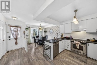3 - 119 SPRING ROAD Georgina (Keswick North) Ontario photo 9
