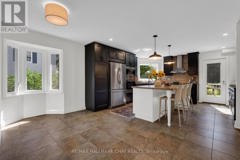 9 HOWARD DRIVE, Oro-Medonte, Ontario, L0L2E0