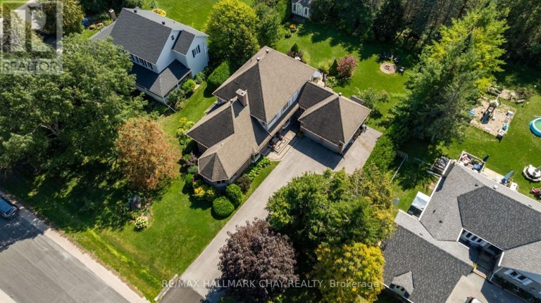 9 HOWARD DRIVE, Oro-Medonte, Ontario, L0L2E0