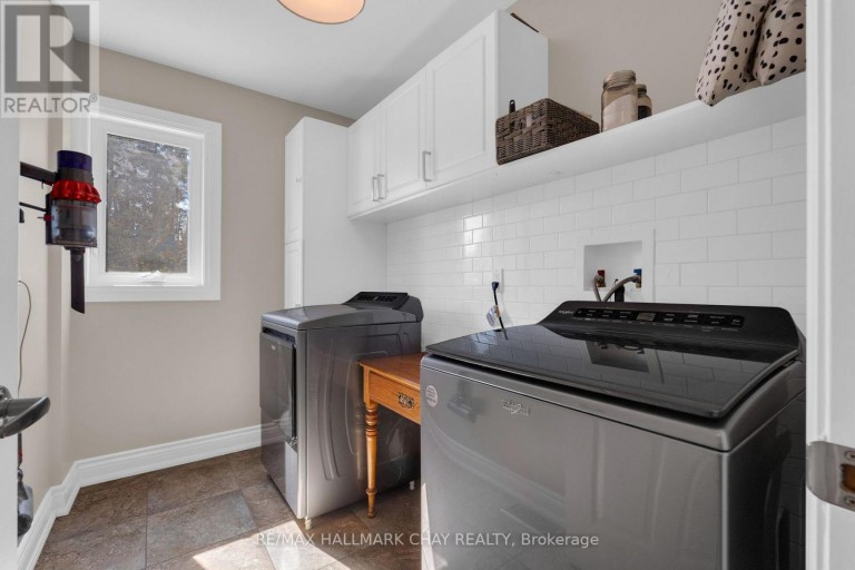 9 HOWARD DRIVE, Oro-Medonte, Ontario, L0L2E0