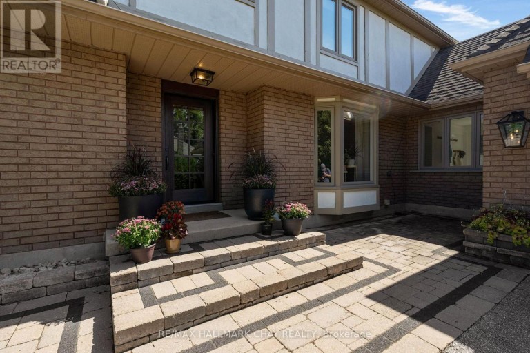 9 HOWARD DRIVE, Oro-Medonte, Ontario, L0L2E0