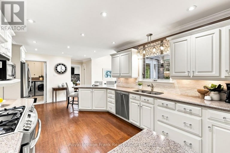 559 ALMA STREET, Scugog (Port Perry), Ontario, L9L1C9
