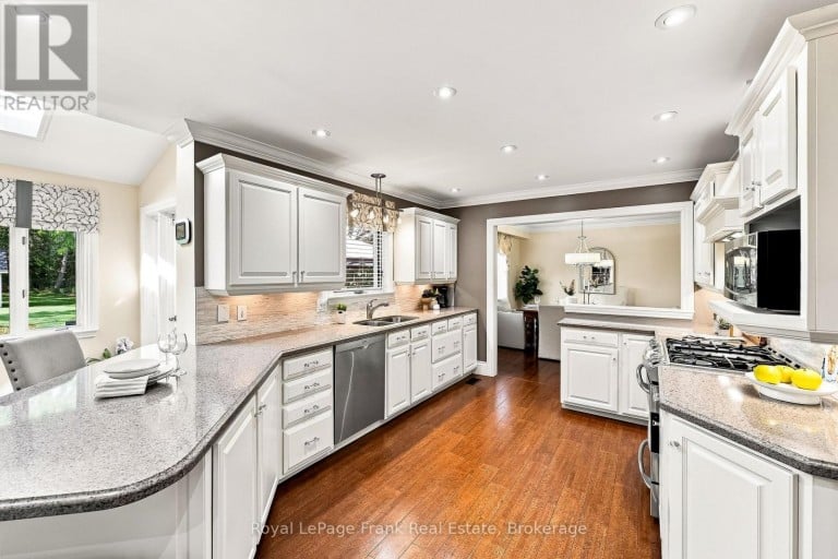 559 ALMA STREET, Scugog (Port Perry), Ontario, L9L1C9