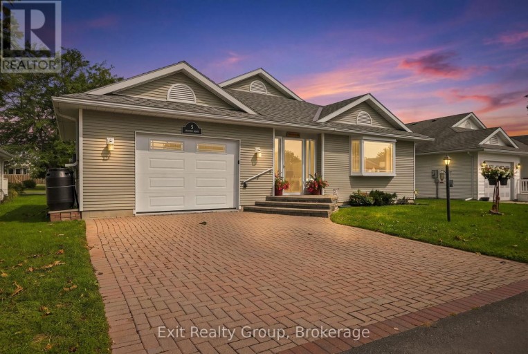 6 HERITAGE DRIVE, Prince Edward County (Wellington), Ontario, K0K3L0